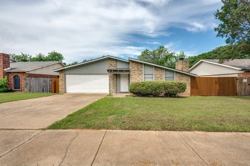 4708 Woodfield Dr, Arlington, TX, 76016-5541 | Card Image