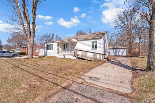 19050 Melrose Ave, Southfield, MI, 48075-5706 | Card Image