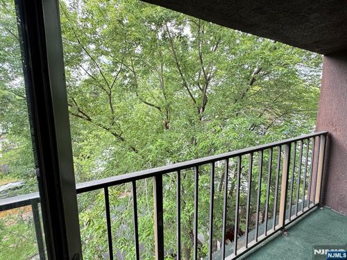 55 Clinton Pl, Hackensack, NJ, 07601-4577 | Card Image