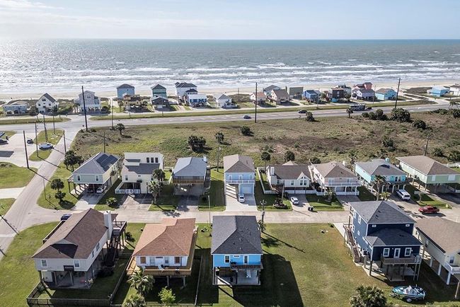 22310 Vista Del Mar, House other with 3 bedrooms, 2 bathrooms and null parking in Galveston TX | Image 40