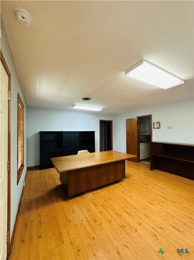 large reception area | Image 4
