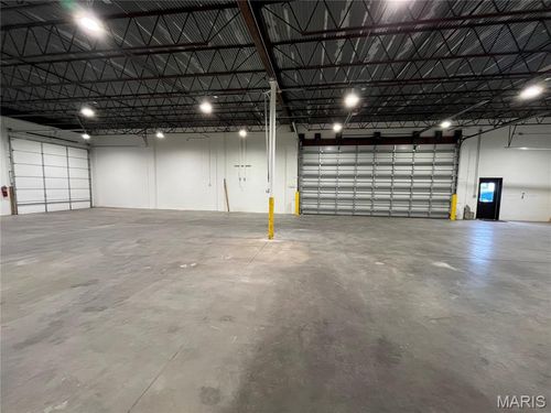 middle-45 N Broadview Street, Cape Girardeau, MO, 63701 | Card Image