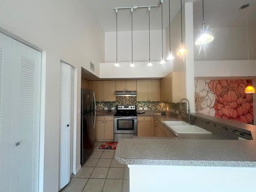 917-917 Villa Cir, Boynton Beach, FL, 33435-8921 | Card Image