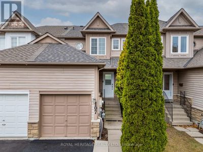 107 Shady Lane Cres, Townhouse with 3 bedrooms, 4 bathrooms and 2 parking in Bowmanville ON | Image 2