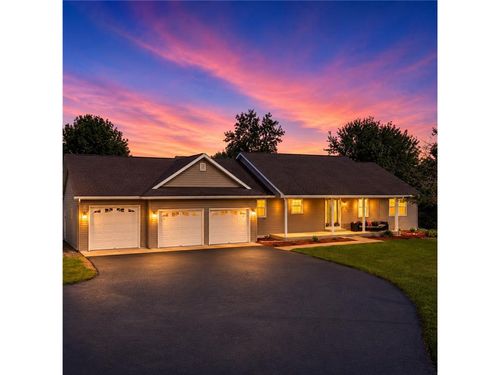 545 Kreuziger Rd, Roberts, WI, 54023-8350 | Card Image