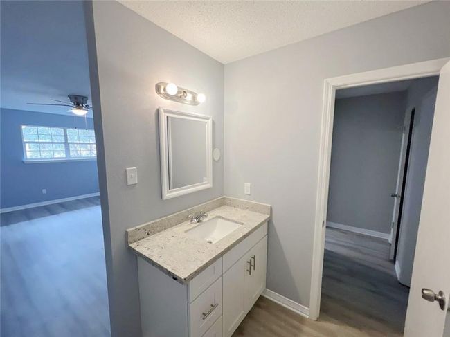 Vanity inside bedroom 3 | Image 21