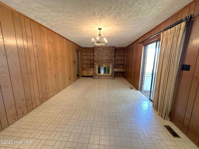 217 Summertree Ct, House other with 3 bedrooms, 3 bathrooms and 1 parking in Clinton NC | Image 6