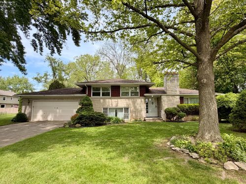 716 South Dr, Fremont, OH, 43420-3622 | Card Image