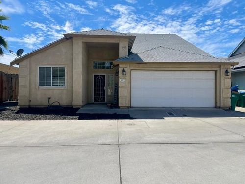 2027 Eagle Pl, Lodi, CA, 95240-8303 | Card Image