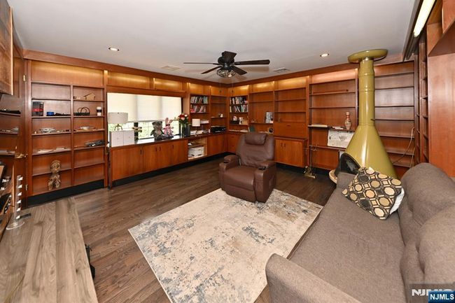 254 University Way, House other with 5 bedrooms, 5 bathrooms and null parking in Paramus NJ | Image 24