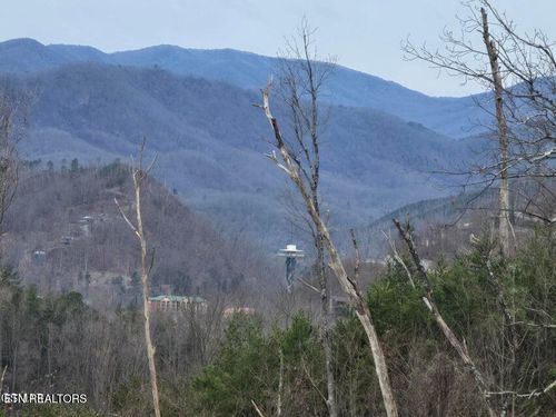 8 Kristis Pl, Gatlinburg, TN, 37738 | Card Image