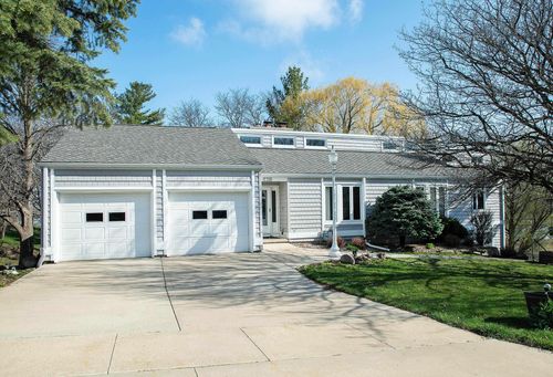 736 Greenfield Ave., Waverly, IA, 50677 | Card Image