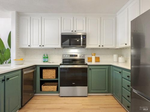 15 Sulgrave Lane, San Rafael, CA, 94901 | Card Image