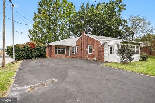 3500 Board Rd, YORK, PA, 17406-8418 | Card Image