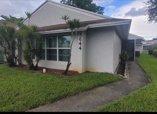 200-8644 Bridle Path Ct, Davie, FL, 33328-2815 | Card Image