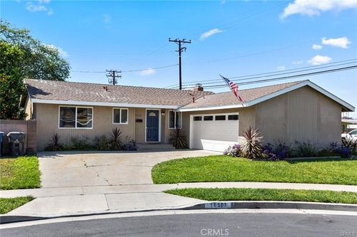 16501 Wheeler Cir, Huntington Beach, CA, 92647 | Card Image