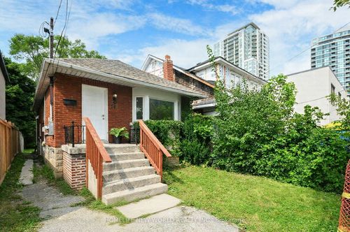 14 Franklin Ave, North York, ON, M2N1B6 | Card Image