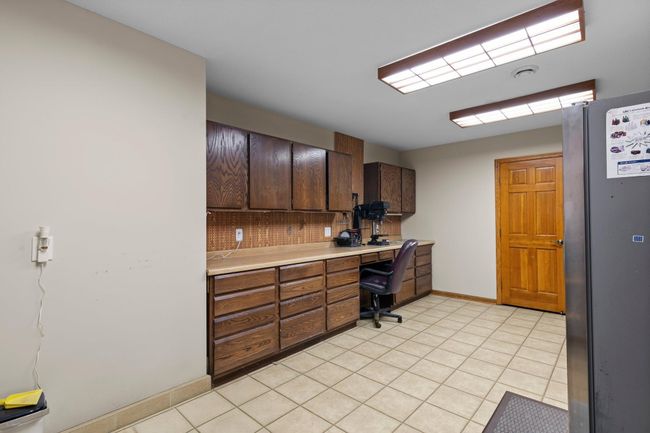 Spacious workshop | Image 23