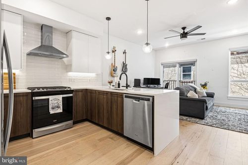 3d-1723 Francis St, PHILADELPHIA, PA, 19130-2131 | Card Image