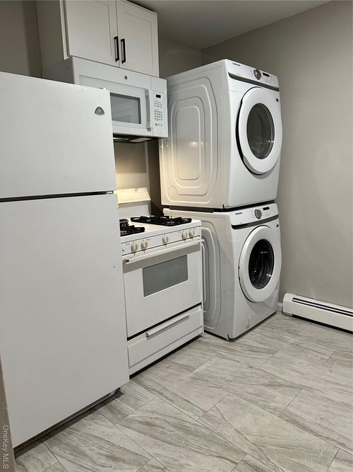 35 Crestwood Dr, New City, NY, 10956-5105 | Card Image