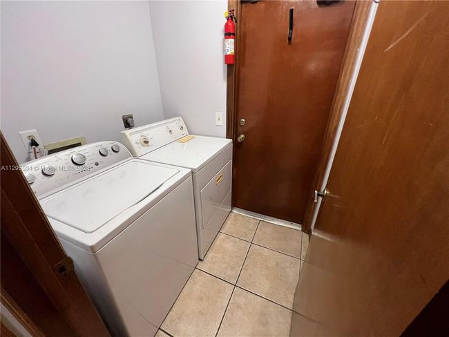 1921 Sw Hickock Ter, House other with 3 bedrooms, 2 bathrooms and null parking in Port St. Lucie FL | Image 37