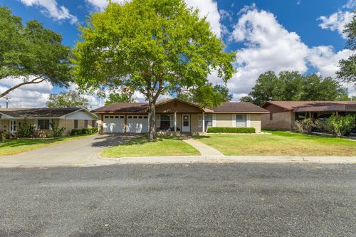 205 Klesel St, Schulenburg, TX, 78956-2222 | Card Image