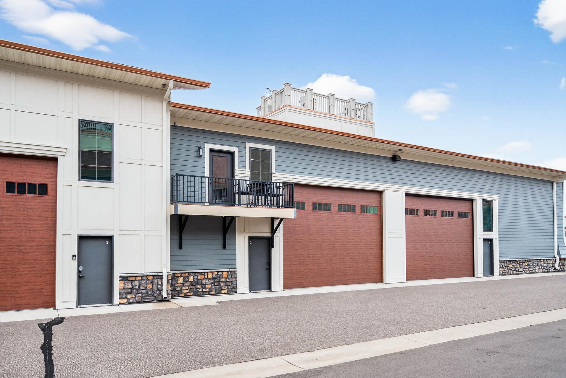 Commercial Sale in Medina 4