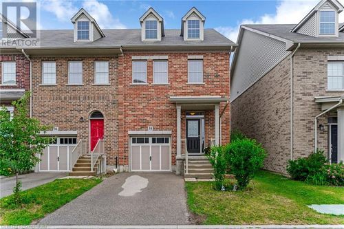 34 Robert Peel Rd, Kitchener, ON, N2H0B5 | Card Image
