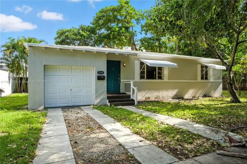 2545 Sw 27th Ln, Miami, FL, 33133-3112 | Card Image