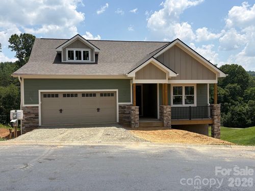 148 Triple Fairways Dr, Hendersonville, NC, 28739-5736 | Card Image