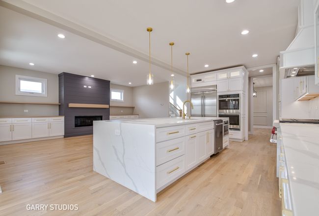15W320 Concord St, House other with 4 bedrooms, 5 bathrooms and 3 parking in Elmhurst IL | Image 7