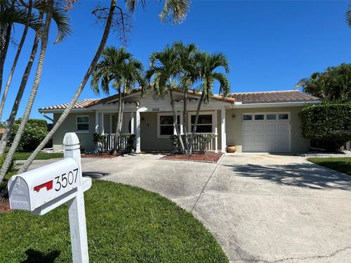 3507 Pinecrest St, Sarasota, FL, 34239-6711 | Card Image