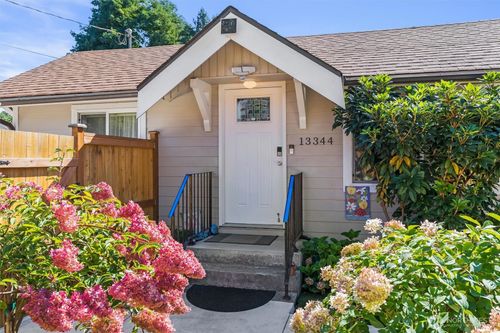 13344 56th Avenue S, Tukwila, WA, 98178 | Card Image