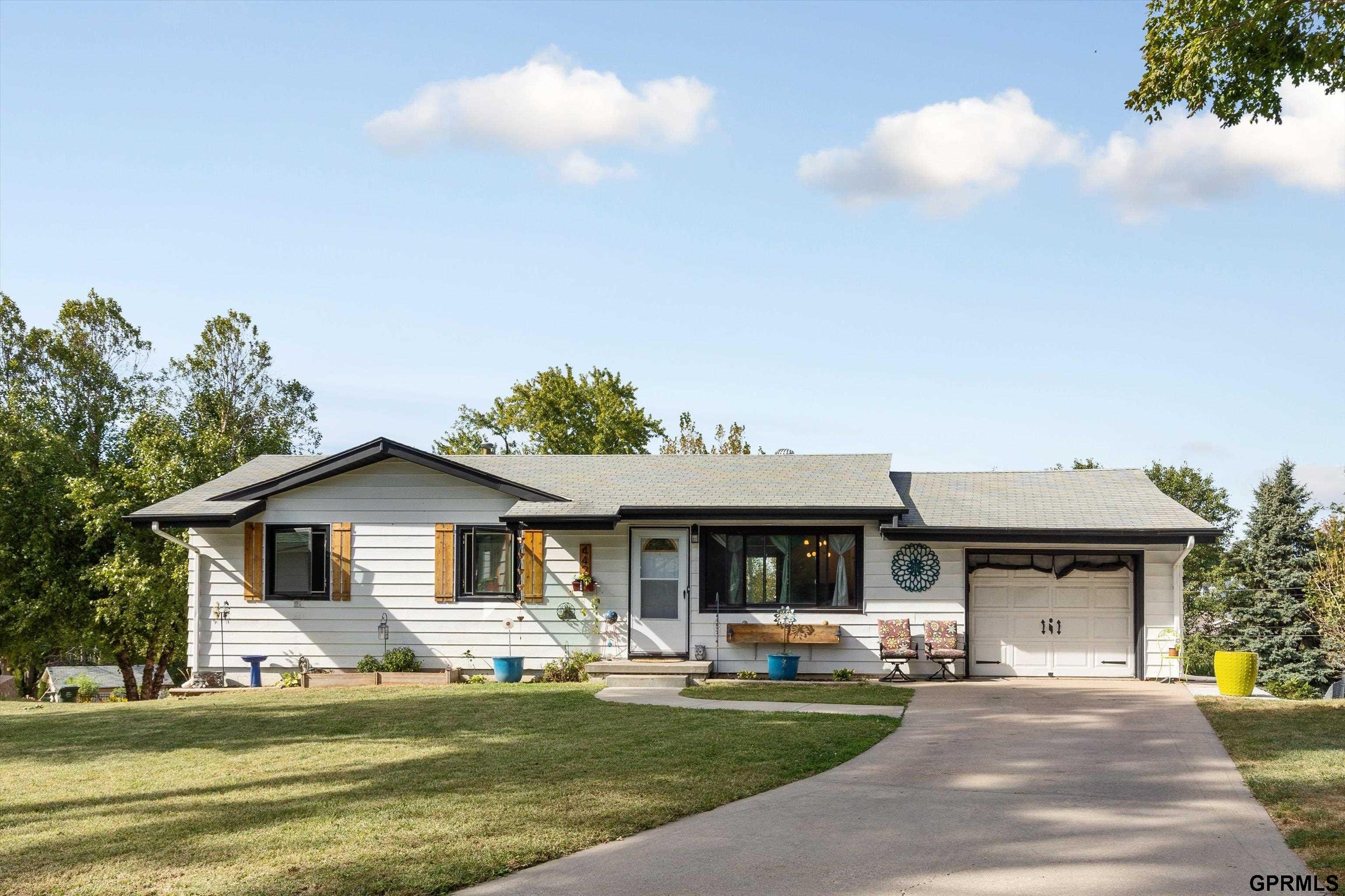 Highland Dr, Gretna, NE 68028
