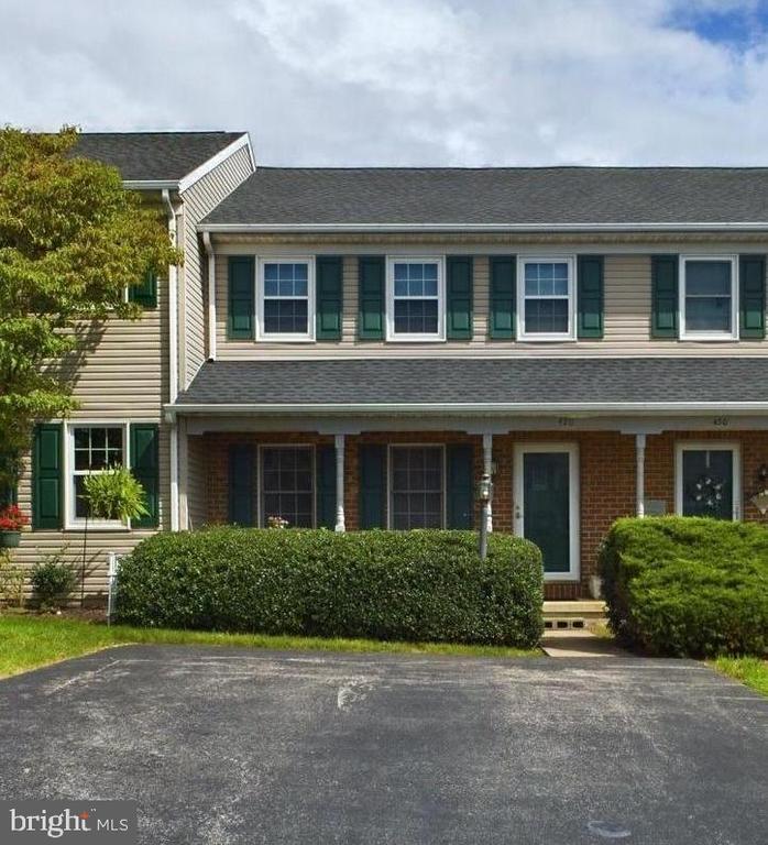 Peppermill Ln, York, PA 17404