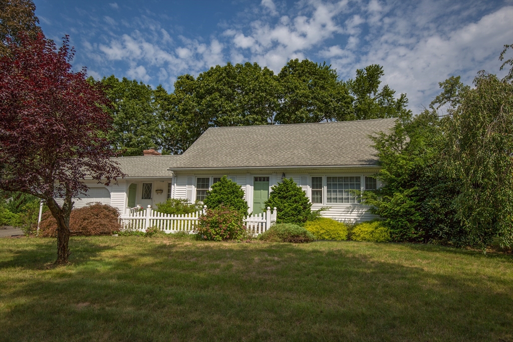 Wolf Swamp Rd, Longmeadow, MA 01106