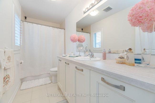 56 Manor Forest Rd, House other with 4 bedrooms, 4 bathrooms and 4 parking in Mount Albert ON | Image 39