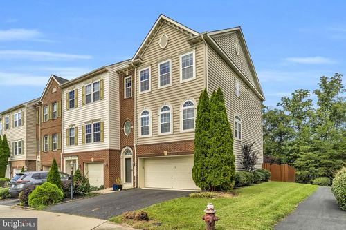 25241 Beach Pl, CHANTILLY, VA, 20152-4131 | Card Image