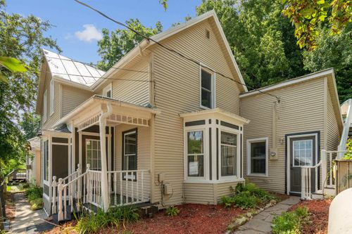 320 Diagonal St, Lansing, IA, 52151-7704 | Card Image