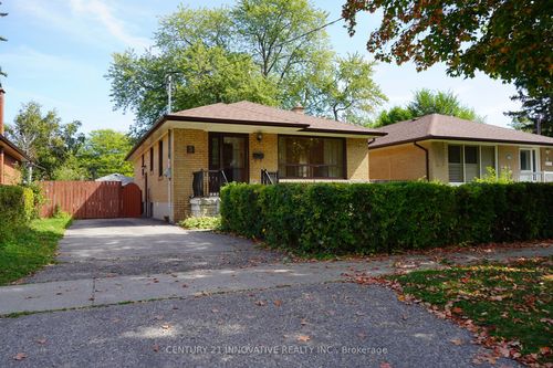 3 Holton Rd, Scarborough, ON, M1G1E7 | Card Image
