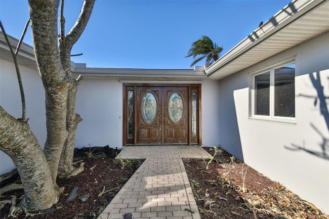 568 Johns Pass Ave, House other with 4 bedrooms, 3 bathrooms and null parking in MADEIRA BEACH FL | Image 6