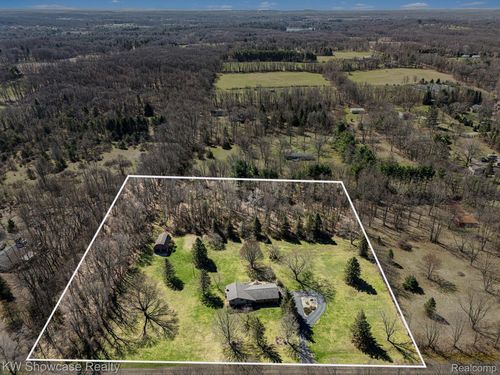 4520 Stoney Acres Ln, Highland, MI, 48357-2020 | Card Image