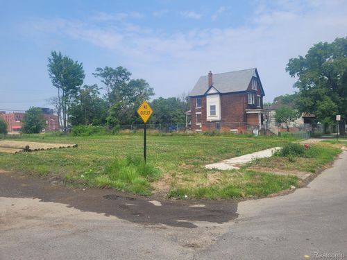 5201 Stanton St, Detroit, MI, 48208-2065 | Card Image