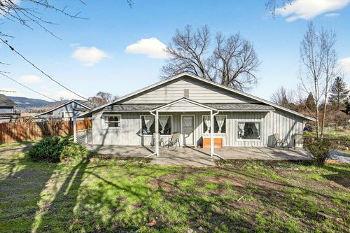 3418 S Stage Rd, Medford, OR, 97501-4168 | Card Image