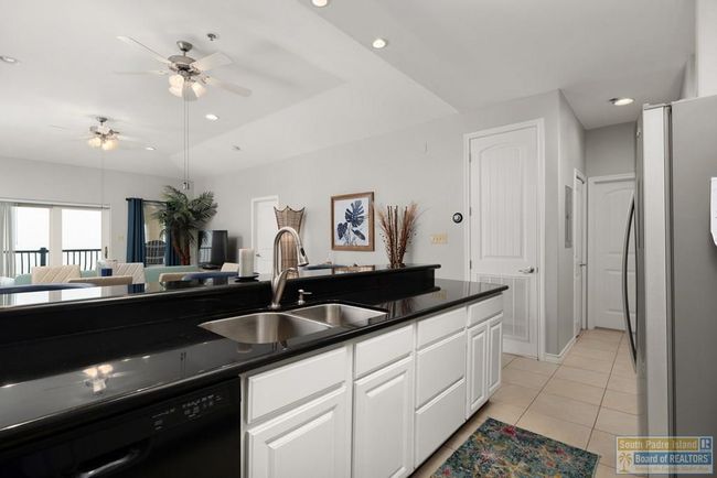 1404 - 301 E Houston St, Condo with 3 bedrooms, 2 bathrooms and null parking in Port Isabel TX | Image 8