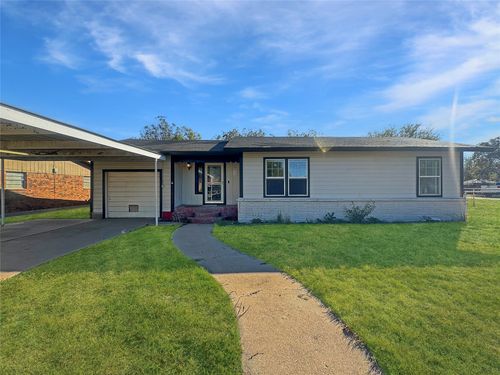 211 Oak St, Roscoe, TX, 79545 | Card Image