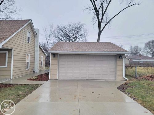 11357 Fisher Ave, Warren, MI, 48089-3033 | Card Image