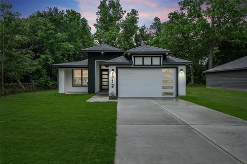 519 Lovers Ln, Dayton, TX, 77535-9229 | Card Image