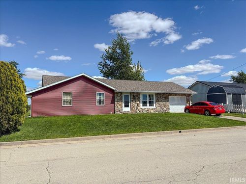 811 S Hemlock Trl, Winchester, IN, 47394-8494 | Card Image