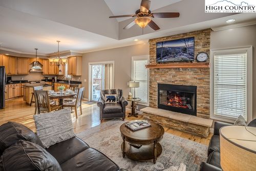 182 Shelter Rock Circle, Sugar Mountain, NC, 28604 | Card Image